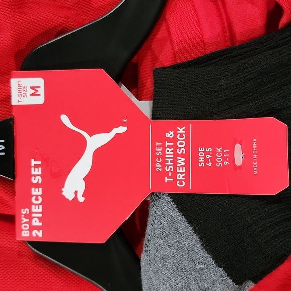 Puma Boys Red Graphic T-Shirt & Crew Socks NWT Size Medium - Picture 2 of 3